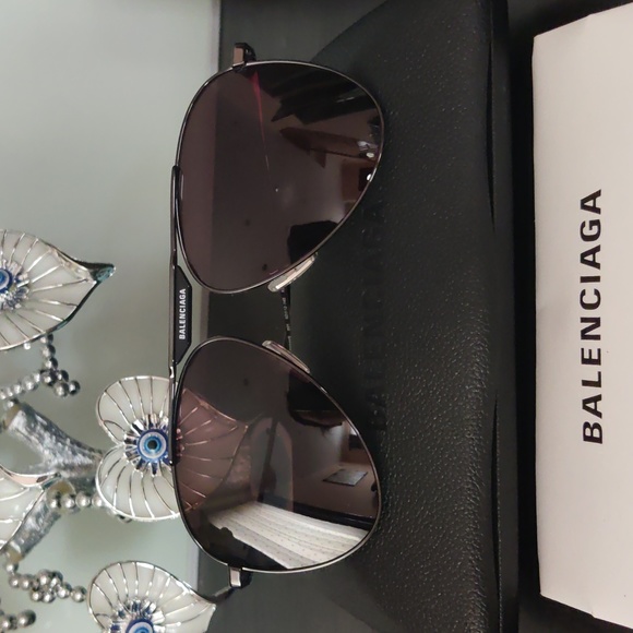 Authentic Balenciaga new season unisex aviator sunglasses - Picture 2 of 6